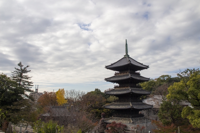 八事山